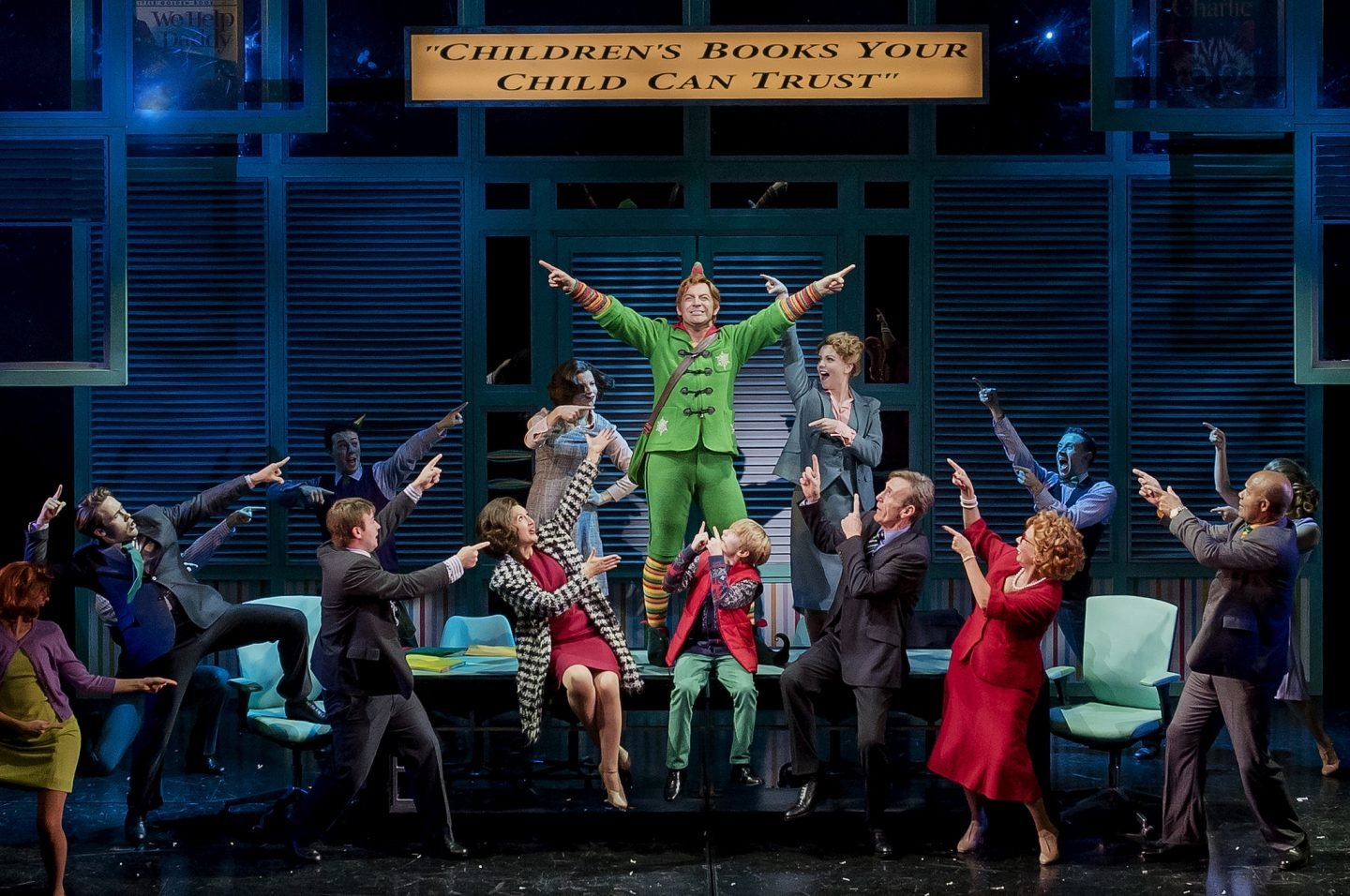 A review of Elf The Musical at the Lowry 